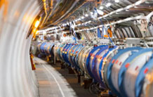 Le LHC : une machine mondiale unique explorant la frontière en énergie de l’Univers