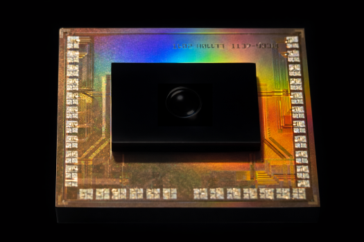 Moon Photonics: moving towards large-scale quantum photonics