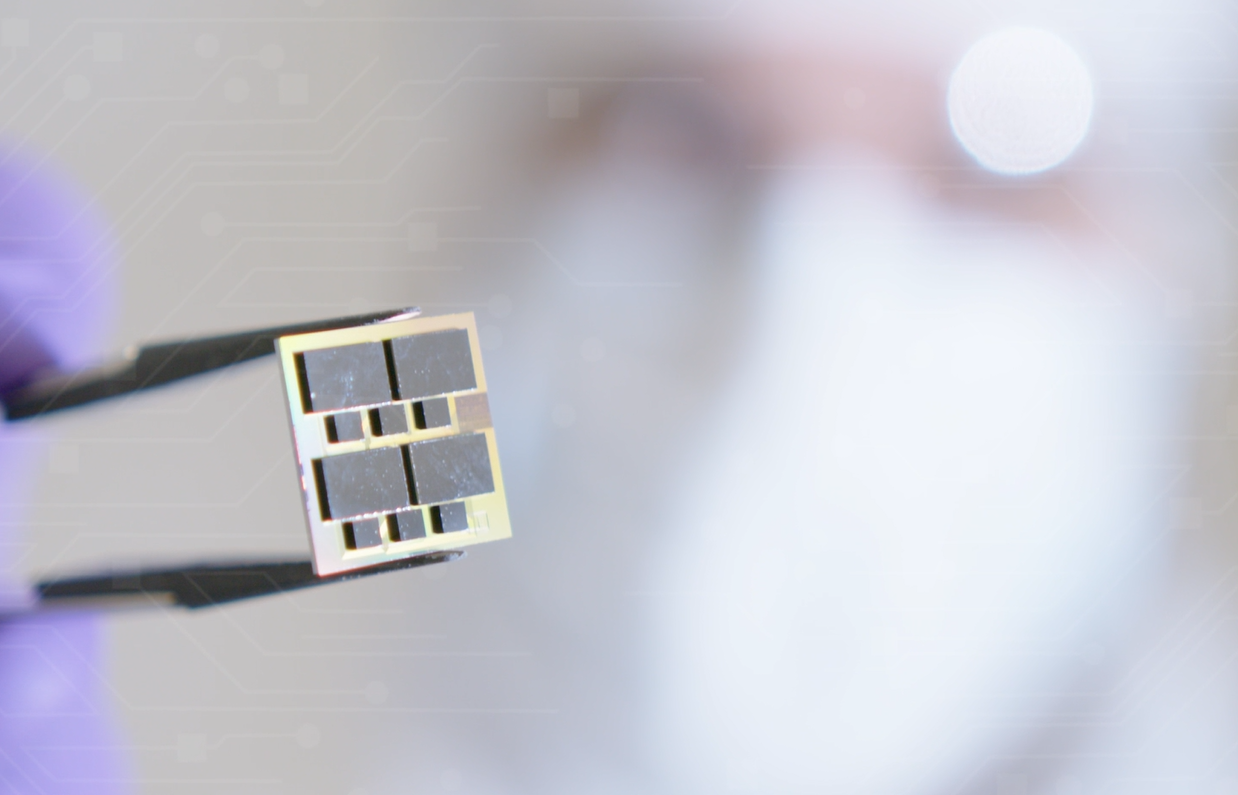 CEA Demonstrates First Dynamically Routed Electro-Optical Router for Photonic Interposers