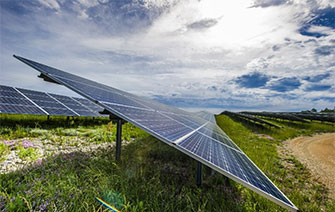 Préparer les cellules solaires à contacts passivés pour l’industrialisation