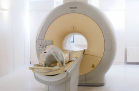 IRM imagerie par résonance magnétique © P.Stroppa/CEA