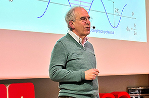 Michel Devoret, co-lauréat du prix Nobel de physique 2025, en conférence au CEA