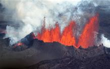 Une éruption volcanique produit des particules fines persistantes à grande échelle