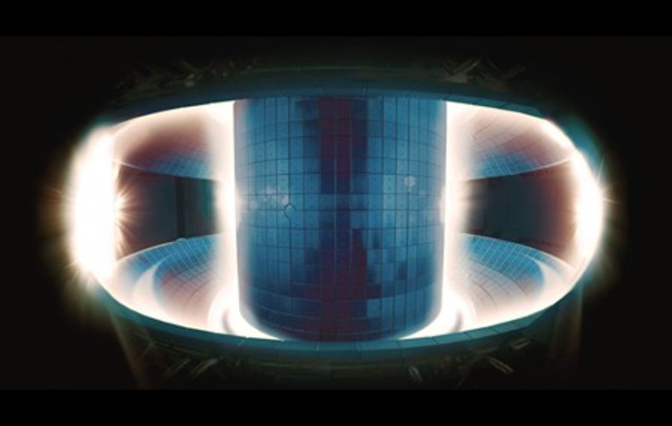 Une avancée dans la prédiction de l’interaction plasma-paroi dans ITER
