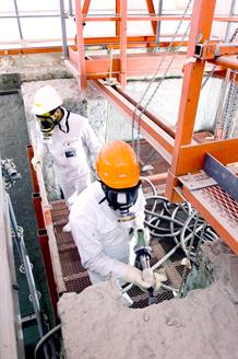 Fin du projet de démantèlement des installations nucléaires du centre CEA de Grenoble (opération de grattage) © CEA