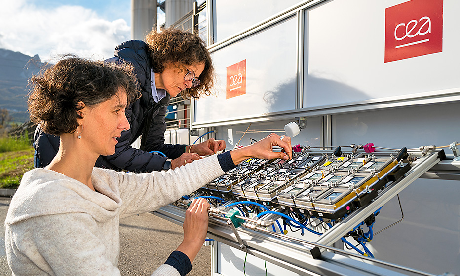 Vue avant du dispositif EASI-Fuel du côté des cellules photo-électrochimiques intégrées. © A.Aubert/CEA