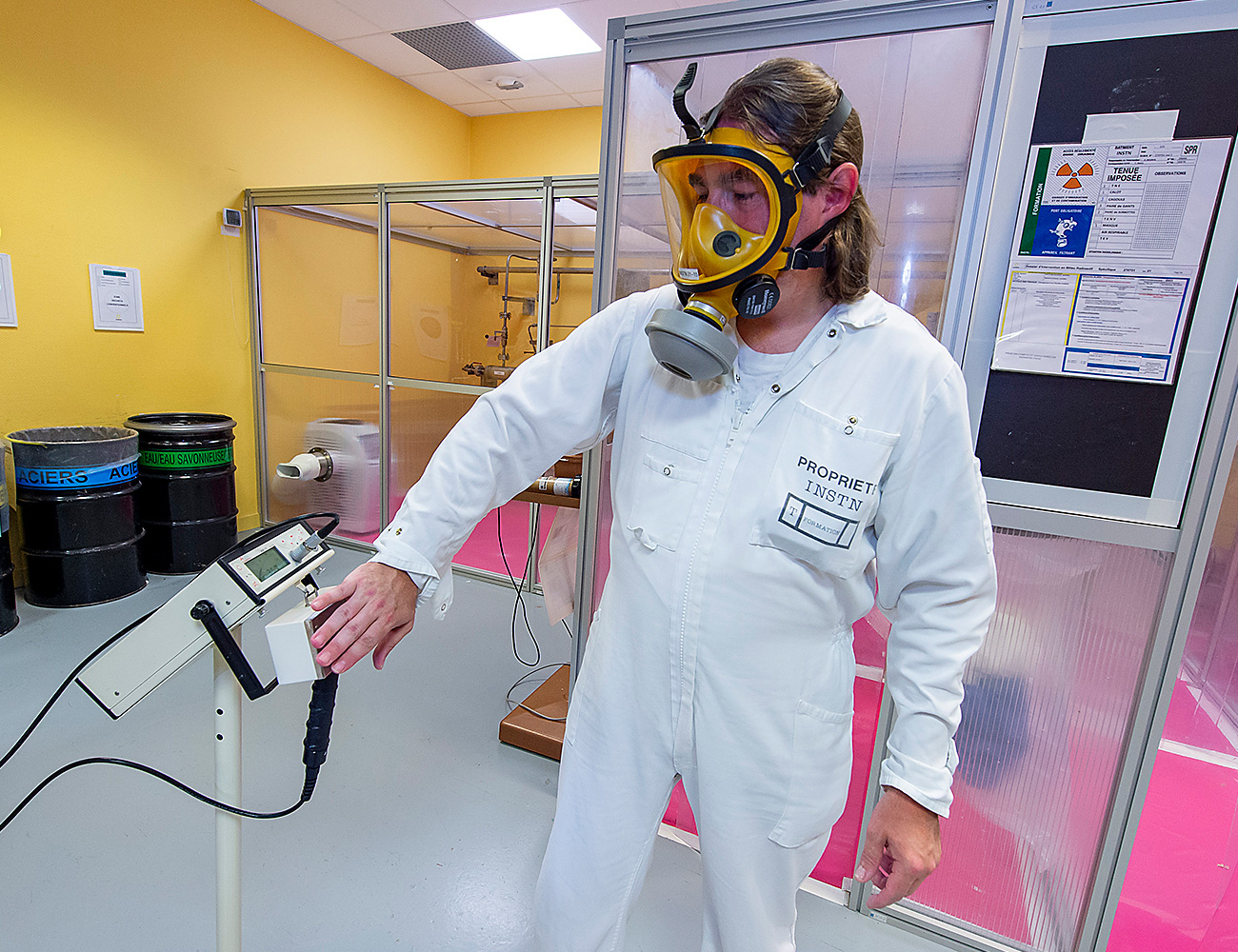 Formation d’intervention en tenue Orano étanche non ventilée au chantier-école de l’INSTN Cherbourg