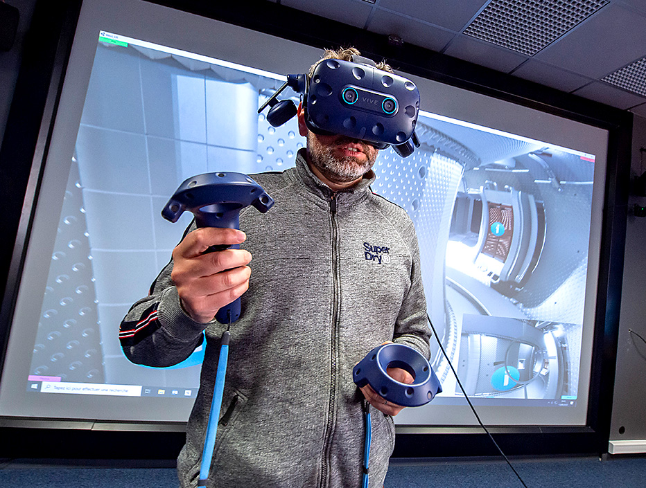 Visite du tokamak WEST de l’IRFM en Réalité Virtuelle