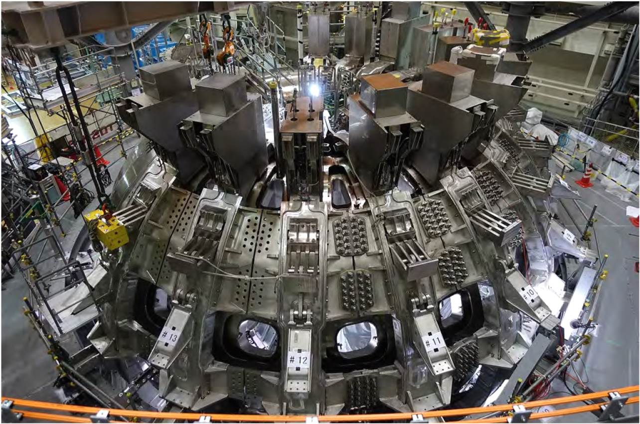 Le réacteur JT-60SA en cours d’assemblage à Naka au Japon. © CEA