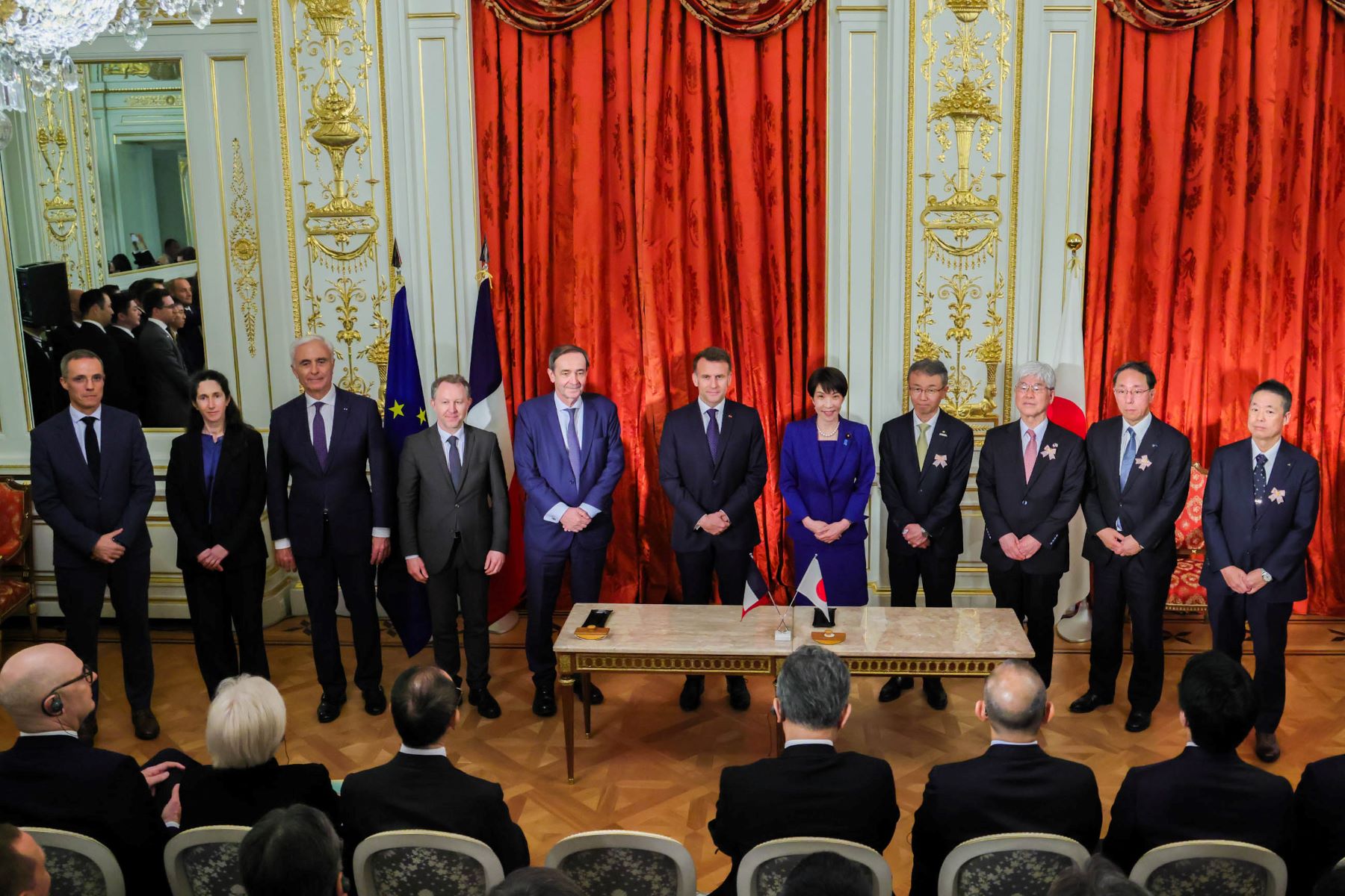 Rencontre bilatérale entre la France et le Japon, placée sous le signe du dialogue et de la coopération.