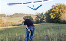 Lancement du drone solaire le plus endurant et le plus léger du marché