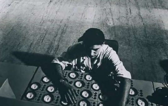 Pierre Jahan au cœur du CEA : un regard singulier sur l’esthétique de l’atome