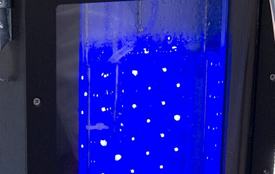 Production d'heptane à partir de bactéries et lumière bleue